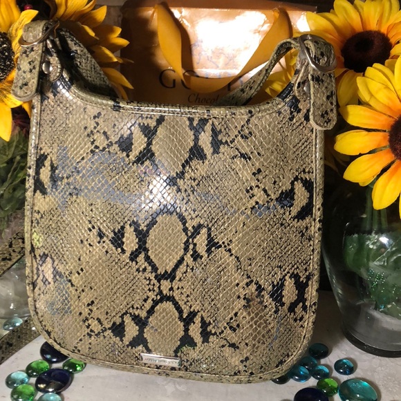 Nine West Saddle Bag - Picture 4 of 8